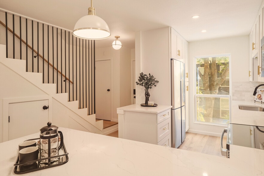 More Photos Of 3802 Southway Dr, Austin Apartments For Sale