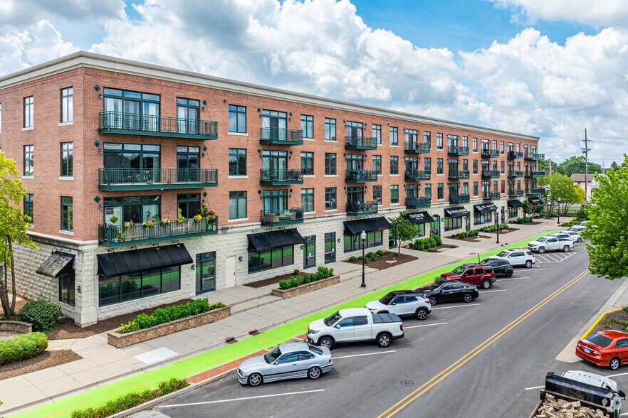 More Photos Of 160 S River St, Aurora Apartments For Sale