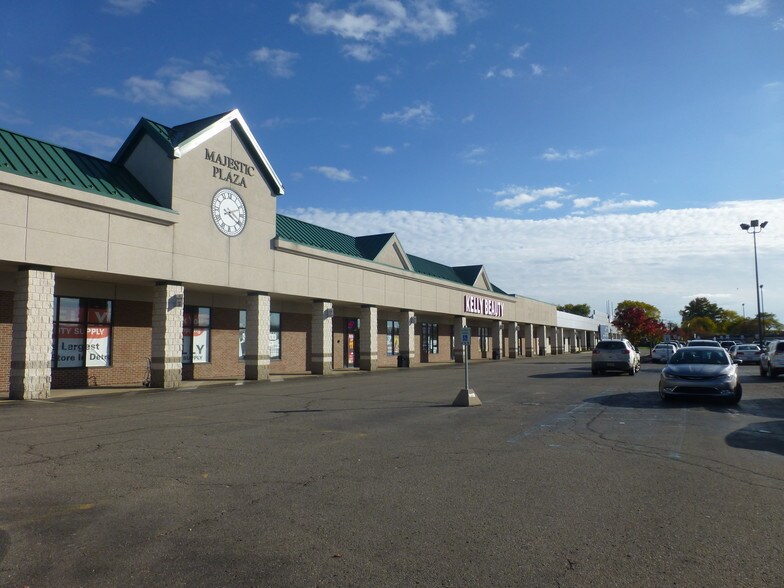 More Photos Of 27650-27860 Van Dyke Ave, Warren Unknown For Lease