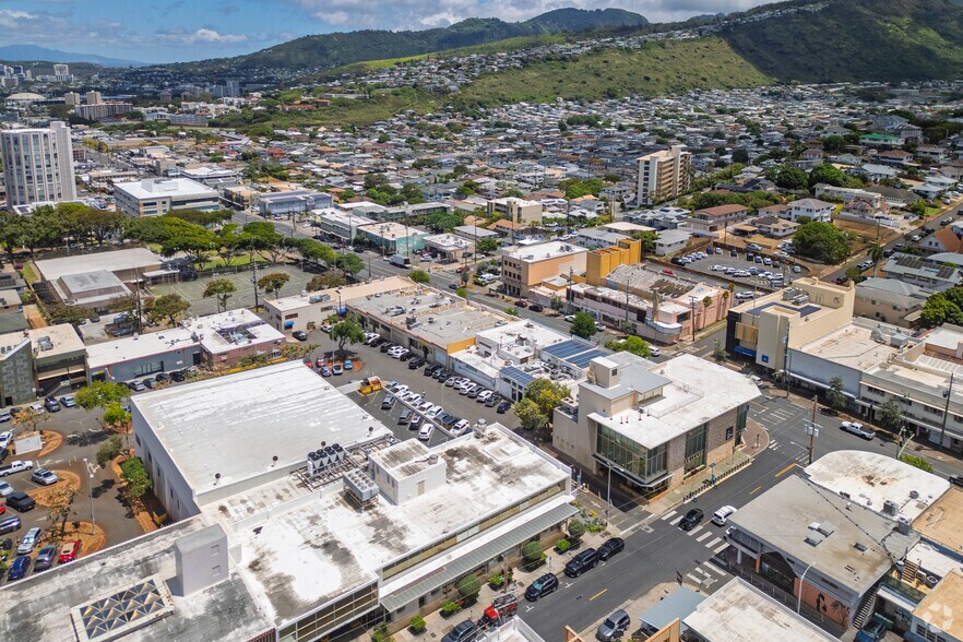 More Photos Of 1135 11th Ave, Honolulu Convenience Store For Lease