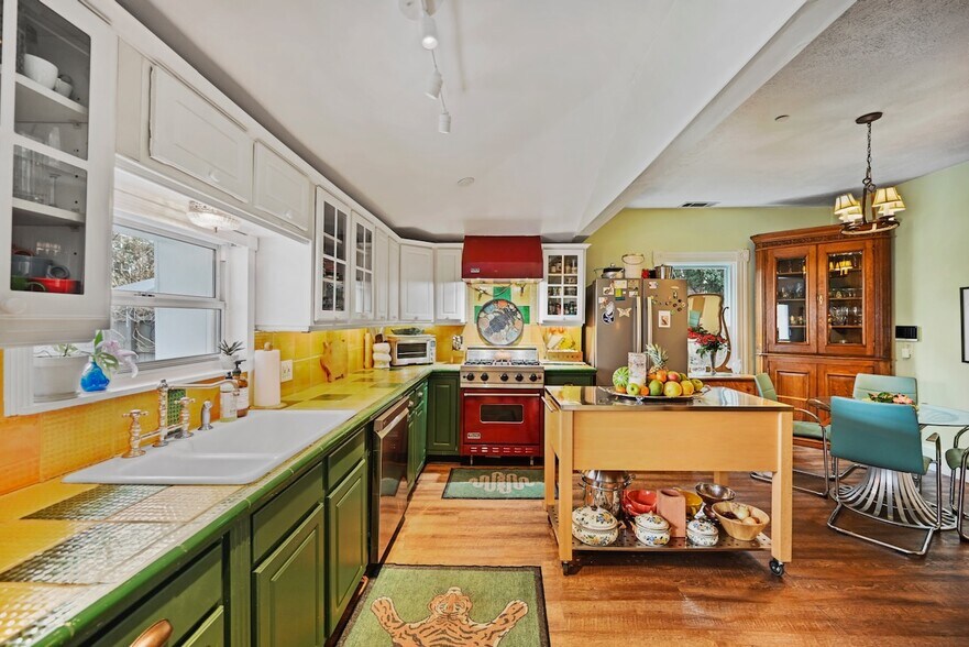 More Photos Of 3532 S Fulton Ave, Hapeville Lodge Meeting Hall For Sale