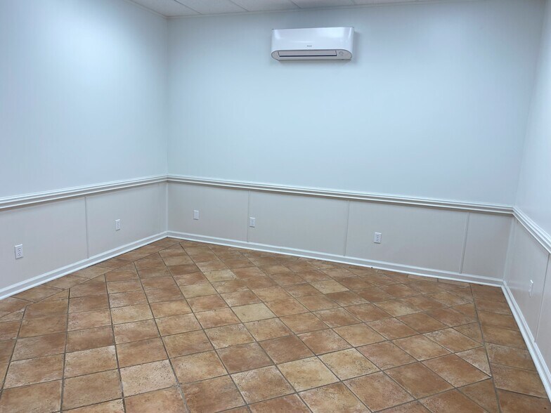 More Photos Of 7 Swisher Dr, Cartersville Manufacturing For Lease