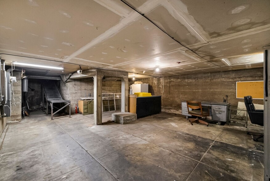 More Photos Of 131 Broadway St, Chico Restaurant For Sale