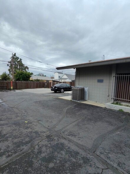 More Photos Of 1253 N Winton Way, Atwater Freestanding For Sale