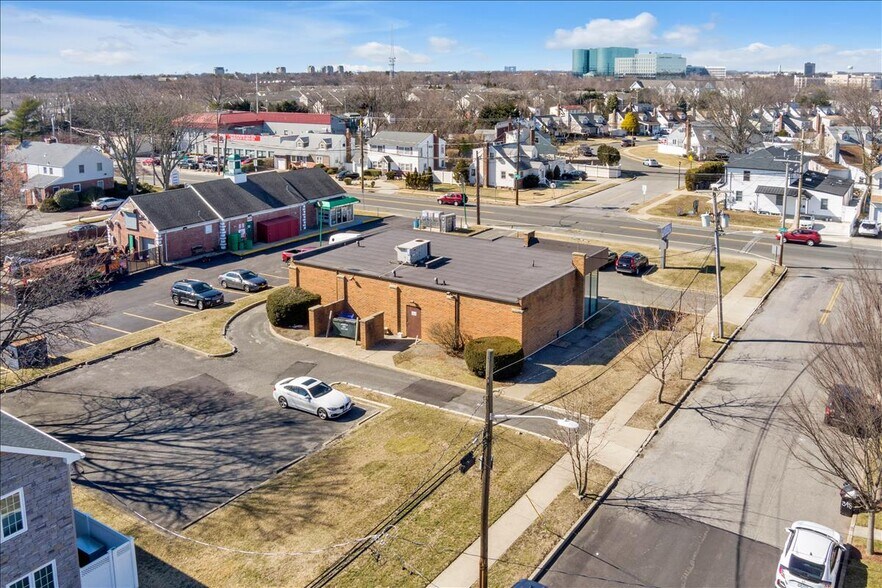 More Photos Of 1620 Front St, East Meadow Medical For Lease