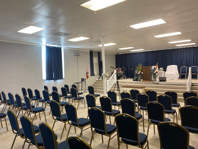 More Photos Of 844 Twenty-Fifth St, Winston-Salem Restaurant For Sale