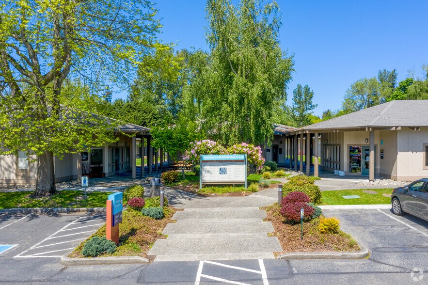 More Photos Of 12911 120th Ave NE, Kirkland Medical For Lease