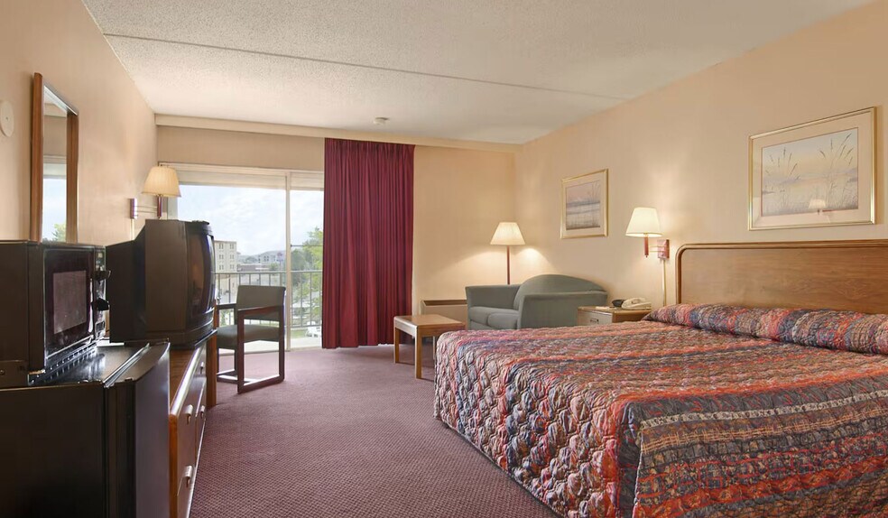 More Photos Of 4610 Rusina Rd, Colorado Springs Hotel For Sale