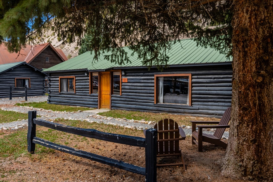 More Photos Of 631 N Silver St, Lake City Hotel For Sale