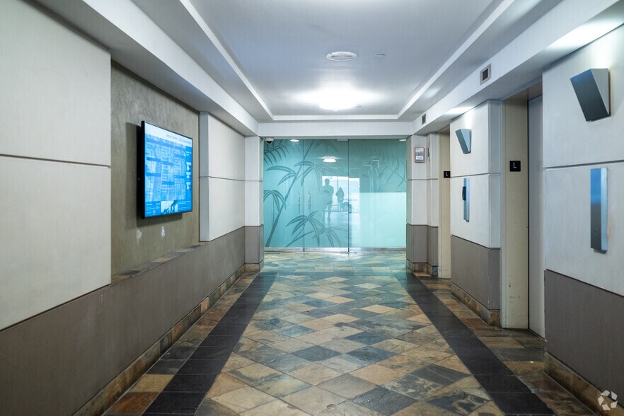 More Photos Of 3049 Ualena St, Honolulu Office For Lease