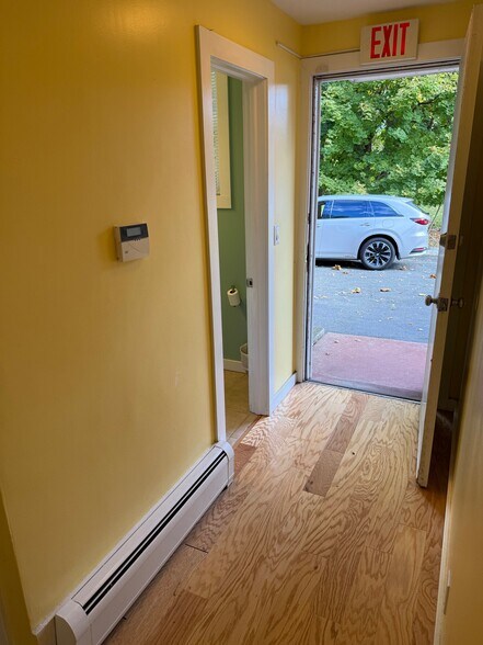 More Photos Of 124 Washington St, Tappan Office For Lease