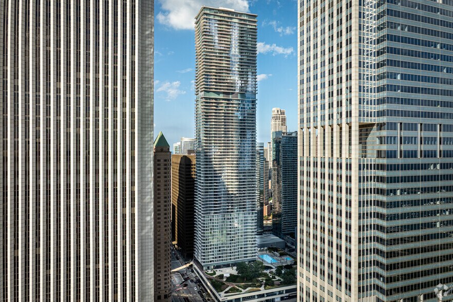 More Photos Of 225 N Columbus Dr, Chicago Multifamily For Sale