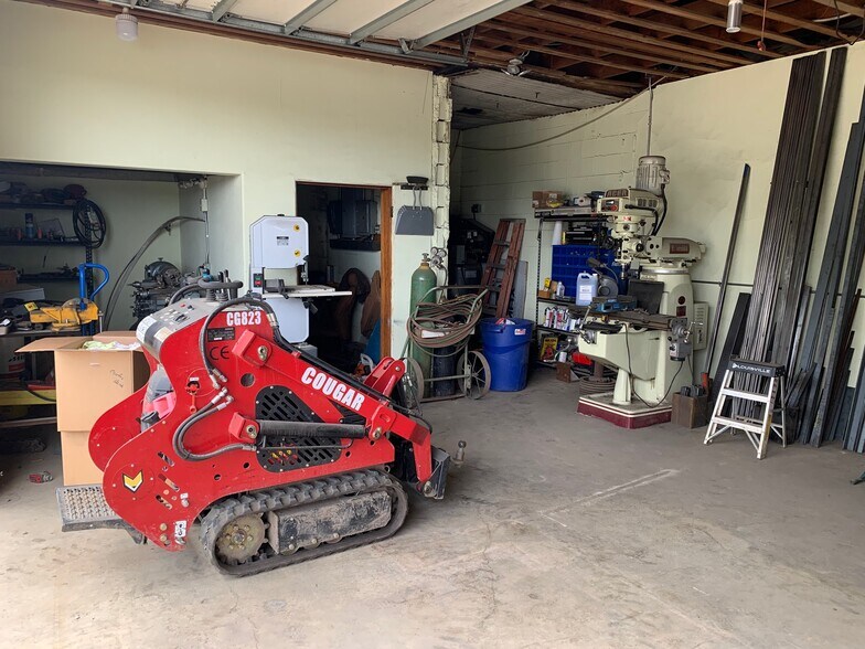 More Photos Of 21100-21190 SW Oregon St, Sherwood Warehouse For Sale