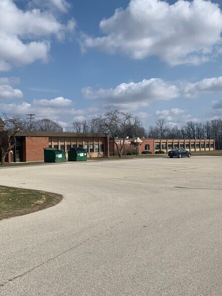 More Photos Of 3542 Finger Rd, Green Bay Specialty For Lease