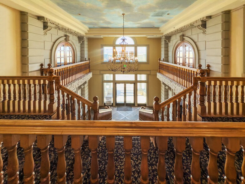 More Photos Of 14039 Minuteman Dr, Draper Self Storage For Lease