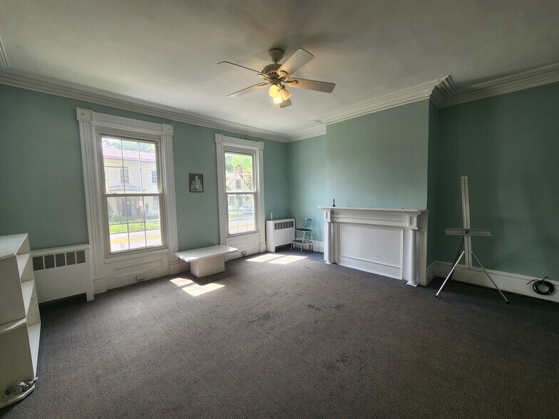 More Photos Of 4408 Albany Post Rd, Hyde Park Specialty For Sale