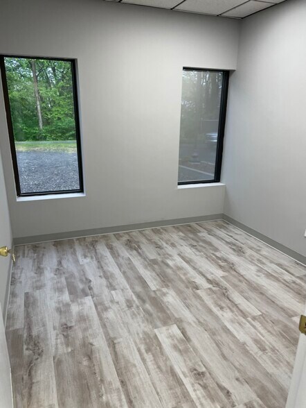 More Photos Of 189 (NYS) Route 25, Riverhead Medical For Sale