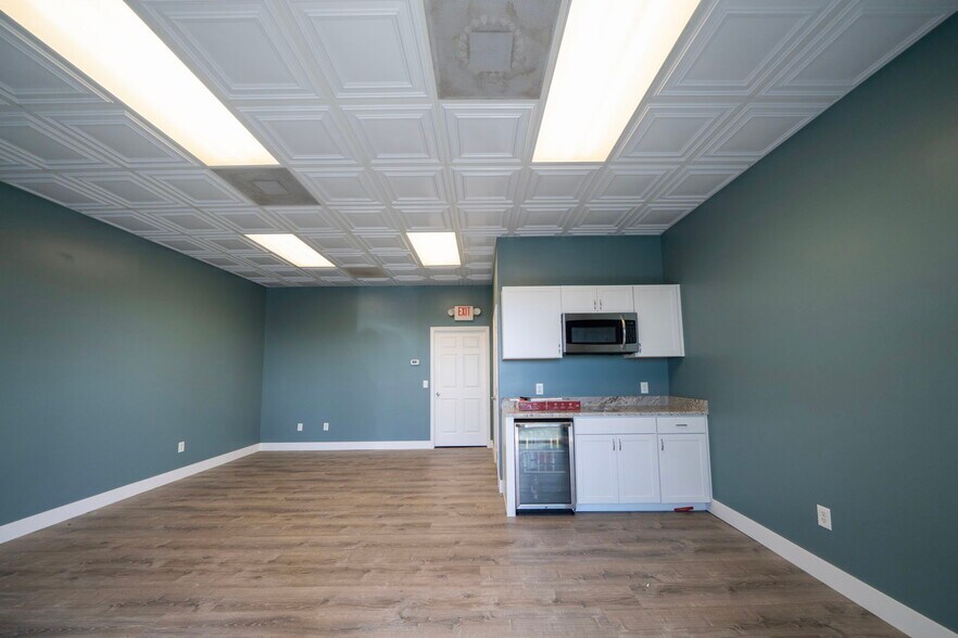 More Photos Of 6640 Taylor Rd, Punta Gorda Light Distribution For Lease