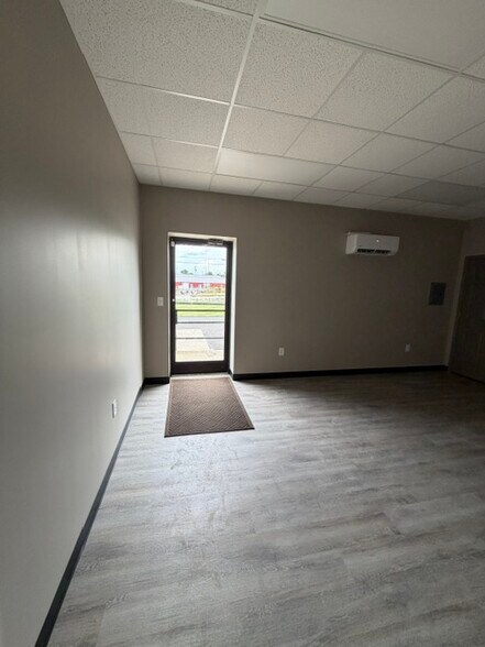 More Photos Of 190 Morris Dr, Harrodsburg Warehouse For Lease