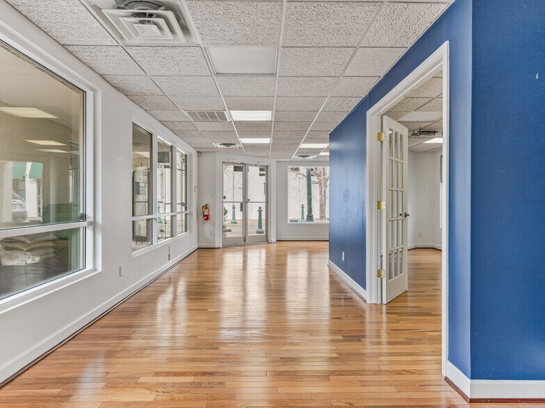 More Photos Of 70 Wall St, Asheville Office For Lease