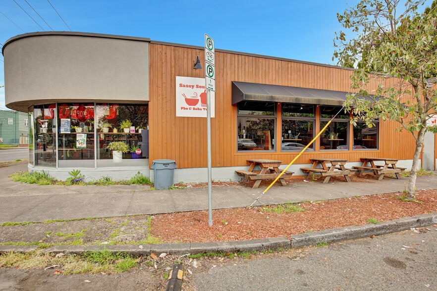 More Photos Of 5003 N Lombard St, Portland Restaurant For Lease