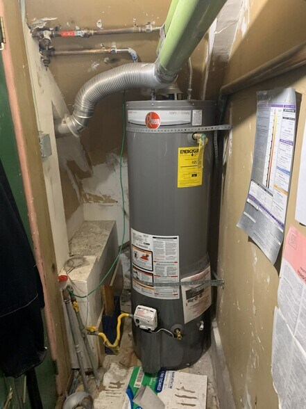 More Photos Of 1401-1409 Castro St, San Francisco Storefront Retail Residential For Lease