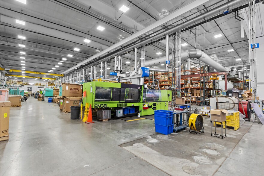 More Photos Of 275 Manhattan South Rd, Manhattan Warehouse For Sale