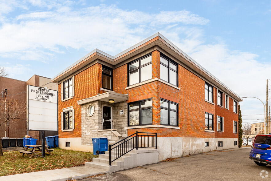 Primary Photo Of 8-10 St Roux, Sainte-therese Storefront Retail Office For Sale