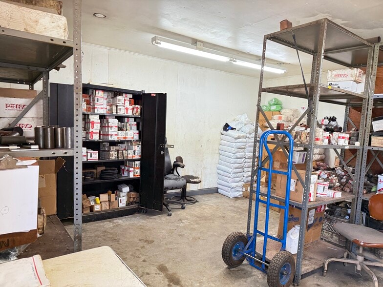 More Photos Of 12525 Old Highway 99, Seminole Warehouse For Sale
