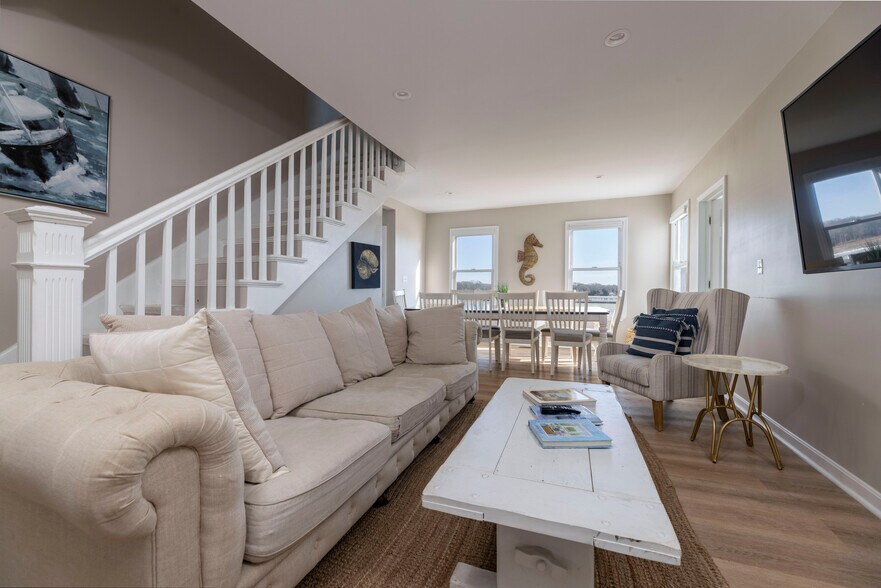 More Photos Of 830 Stonington Rd, Stonington Marina For Sale