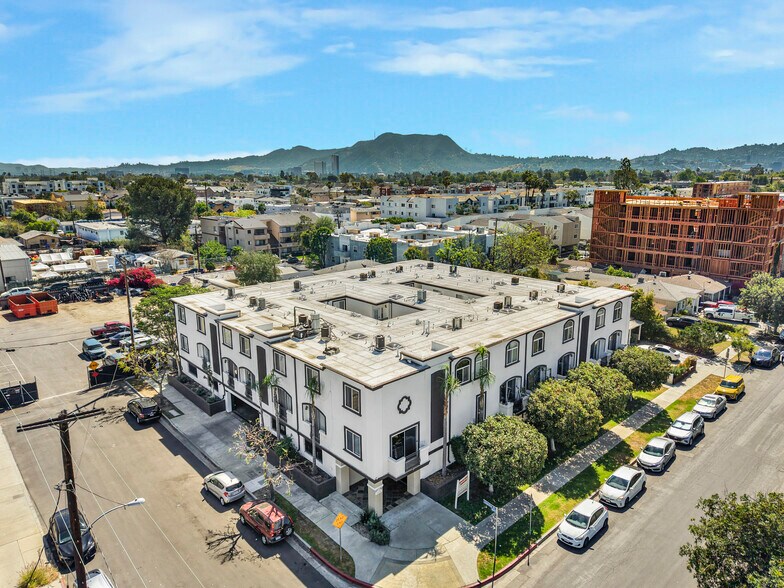 More Photos Of 5330 Satsuma Ave, North Hollywood Apartments For Sale