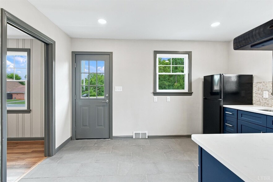 More Photos Of 7609 Timberlake Rd, Lynchburg Office For Sale
