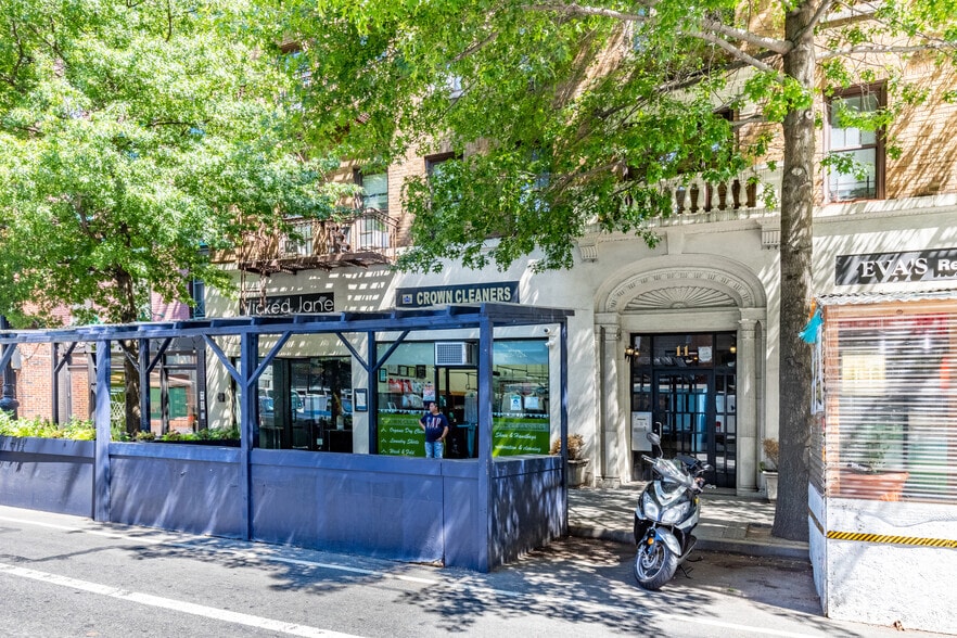 More Photos Of 15 W 8th St, New York Apartments For Lease