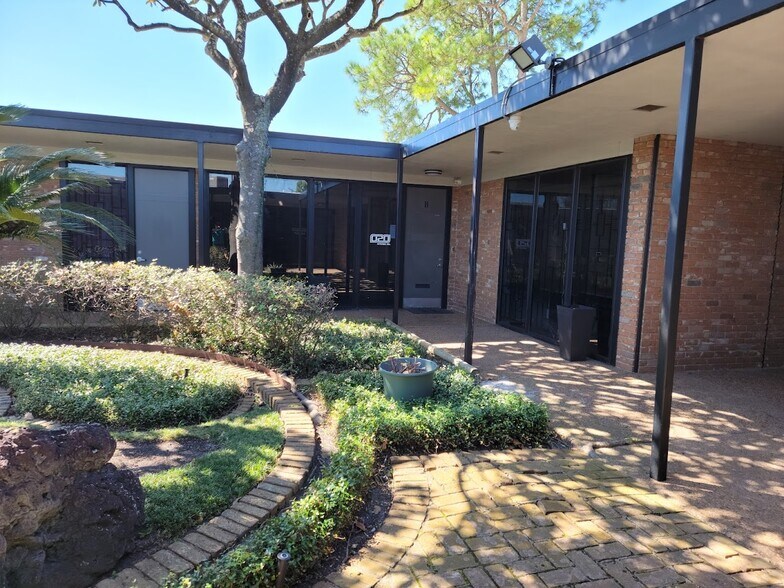 More Photos Of 4910 Willowbend Blvd, Houston Office Residential For Lease