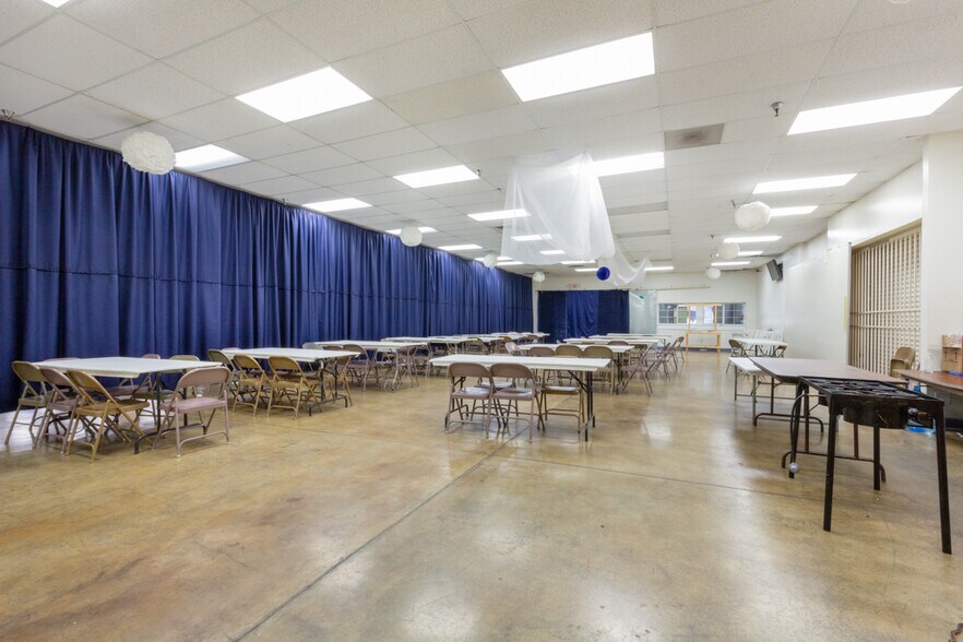 More Photos Of 505 S Main St, Santa Ana Storefront For Sale