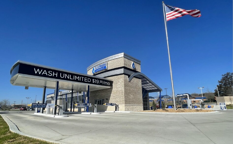 Primary Photo Of 18210 S Dixie Hwy, Miami Carwash For Sale