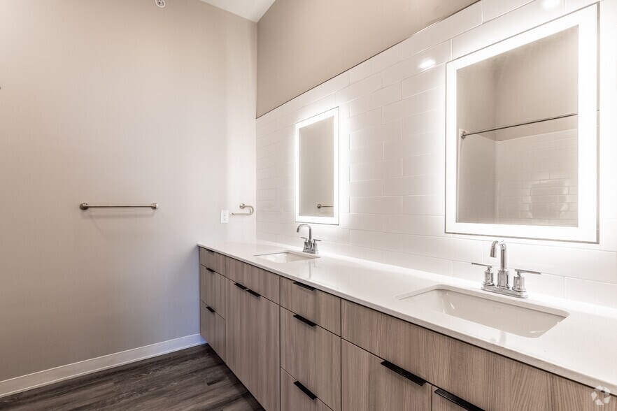 More Photos Of 1901 Vine St, Kansas City Multifamily For Sale