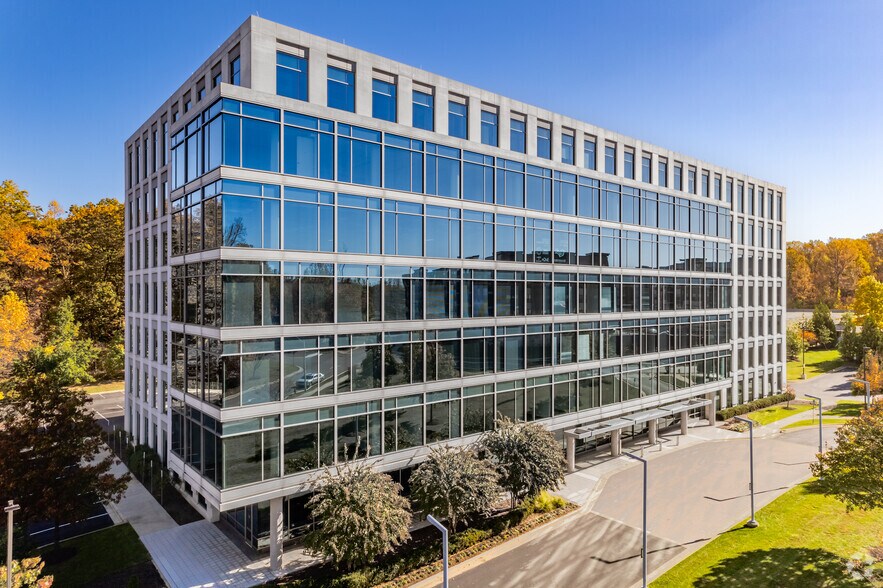 More Photos Of 1 Preserve Pky, Rockville Office For Lease