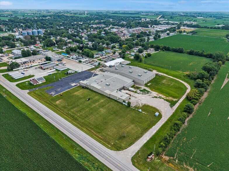 More Photos Of 202 1st St S, Kalona Manufacturing For Sale