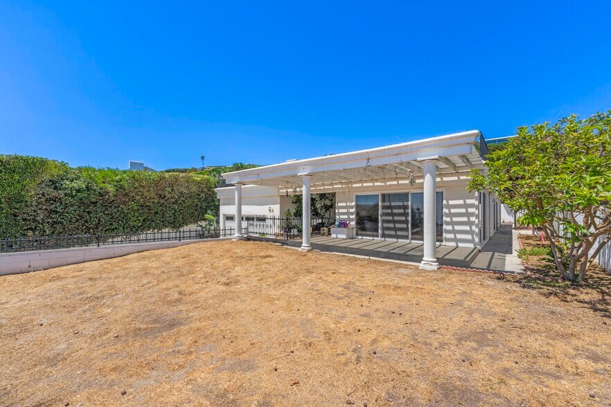 More Photos Of 16647 Charmel Ln, Pacific Palisades Land For Sale