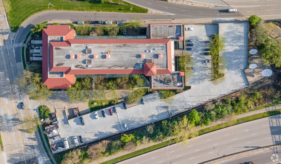 More Photos Of 650 Gest St, Cincinnati Loft Creative Space For Lease