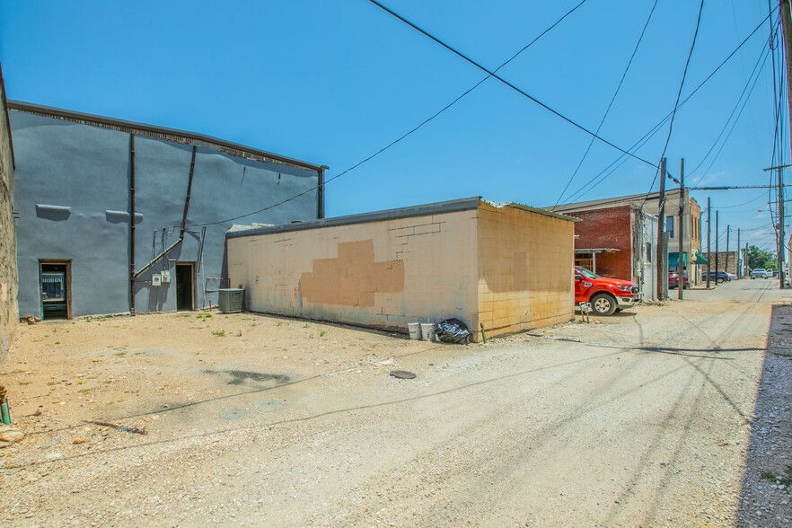 More Photos Of 221 S Main St, McGregor Storefront Retail Office For Sale