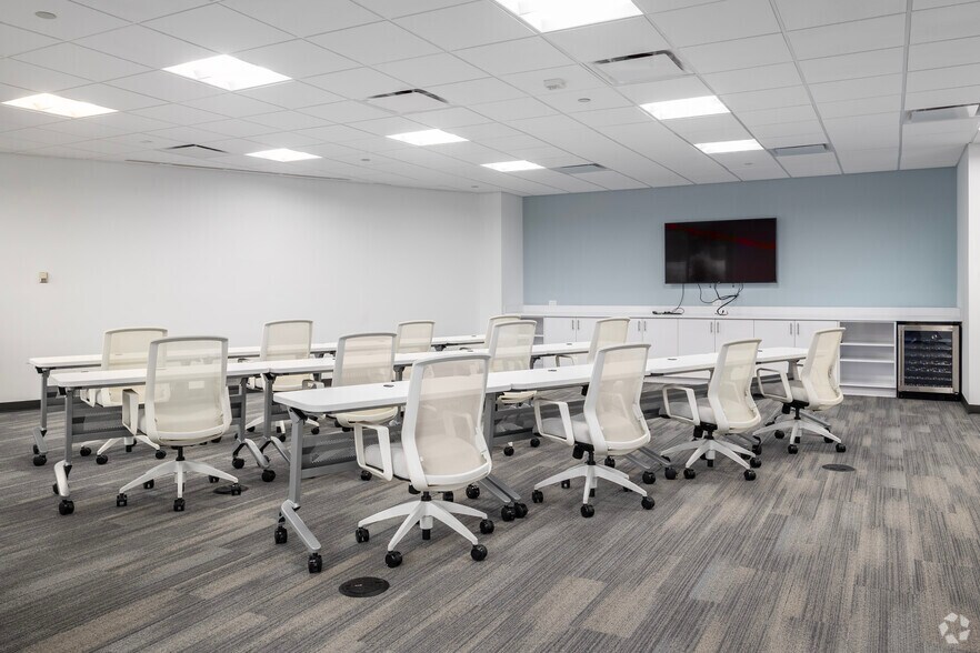 More Photos Of 11107 Sunset Hills Rd, Reston Medical For Lease