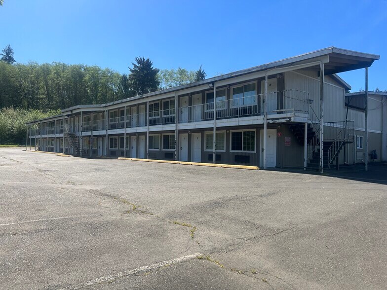 More Photos Of 1700 S Boone St, Aberdeen Hotel For Sale