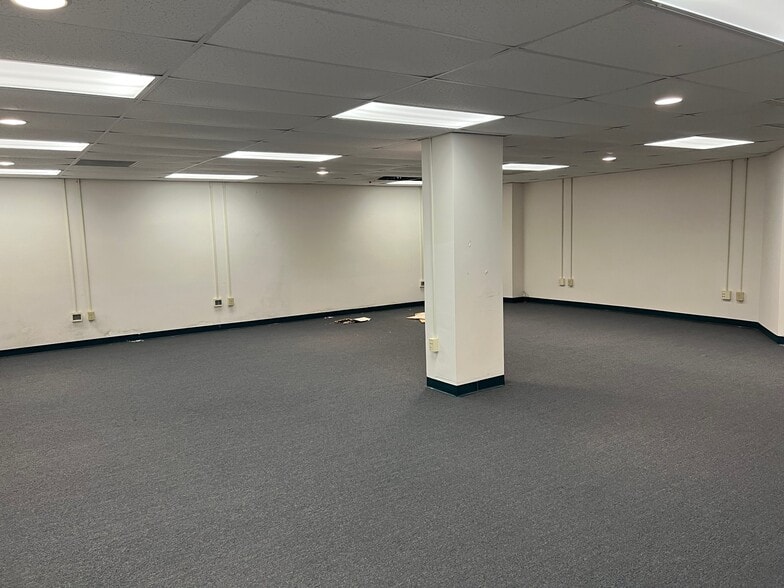 More Photos Of 39 2nd St NW, Hickory Office For Sale