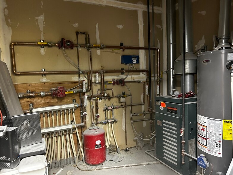 More Photos Of 1620 Riverview Dr, Kalamazoo Warehouse For Sale