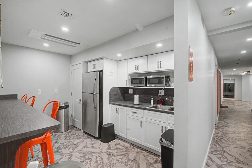 More Photos Of 11 Abrams Rd, Central Valley Office For Sale