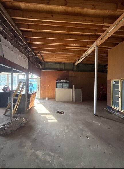 More Photos Of 414 S John St, Goldsboro General Retail For Sale