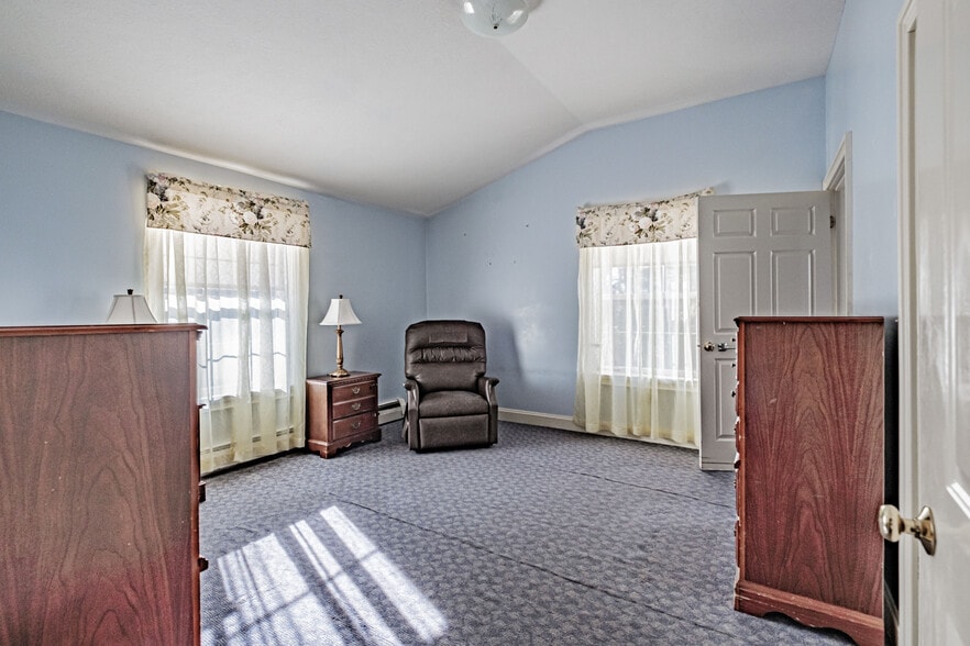More Photos Of 257 South St, Biddeford Specialty For Sale