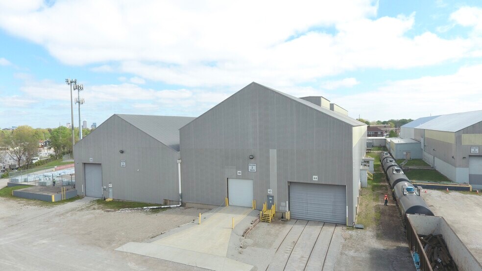 More Photos Of 3000 S Shelby St, Indianapolis Manufacturing For Lease